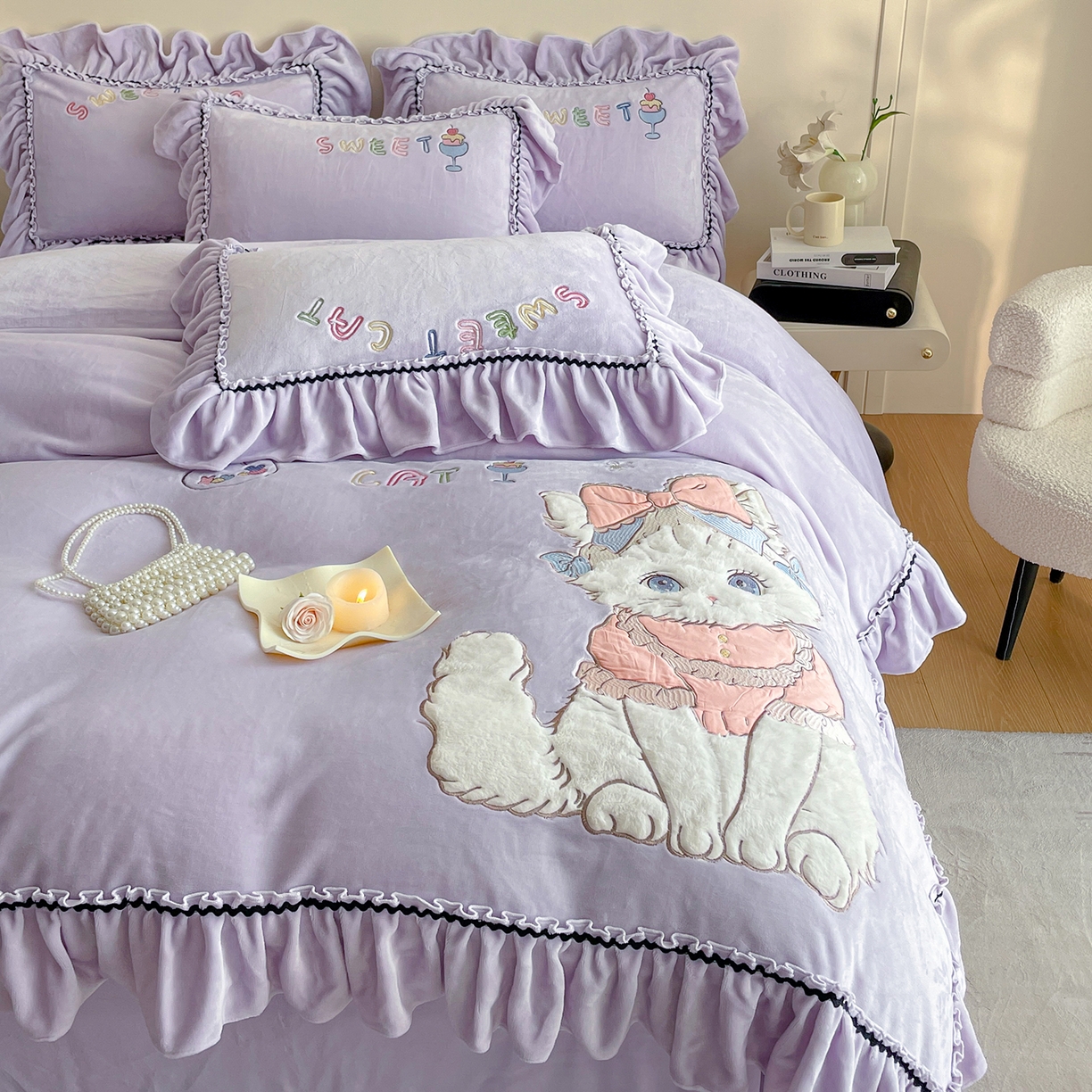 91家纺网 家纺一手货源 找家纺 民新家纺 2025新款牛奶绒毛巾绣贴布绣花四件套 蜜语-浅紫