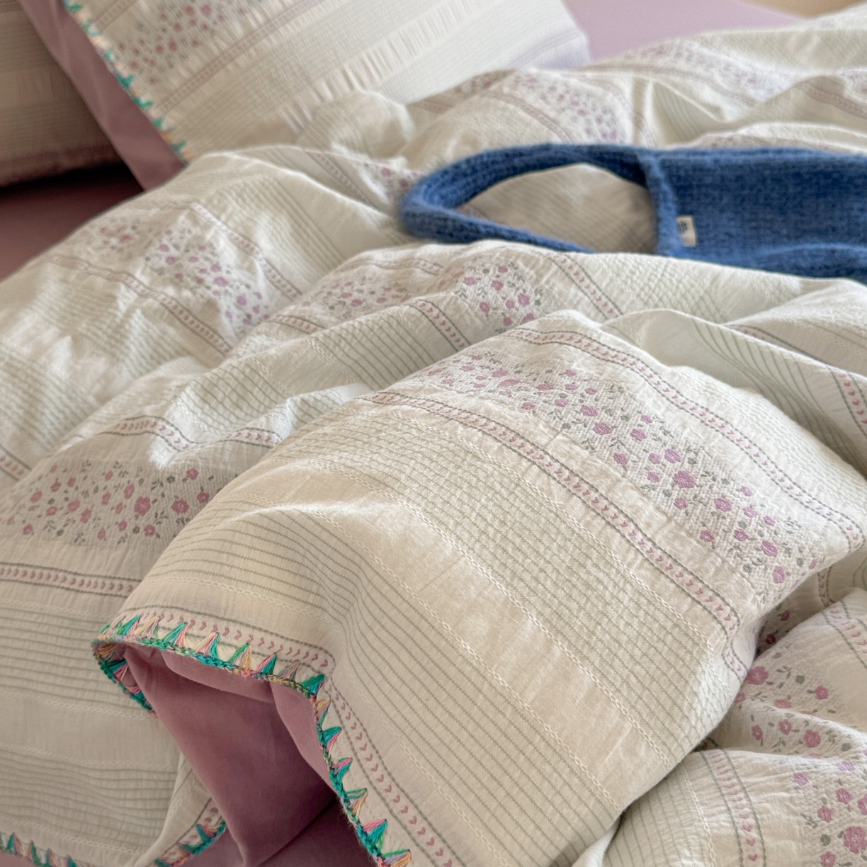 91家纺网 家纺一手货源 找家纺 觅糖家纺 2025新款色织提花水洗棉贝壳边三角针四件套 青黛