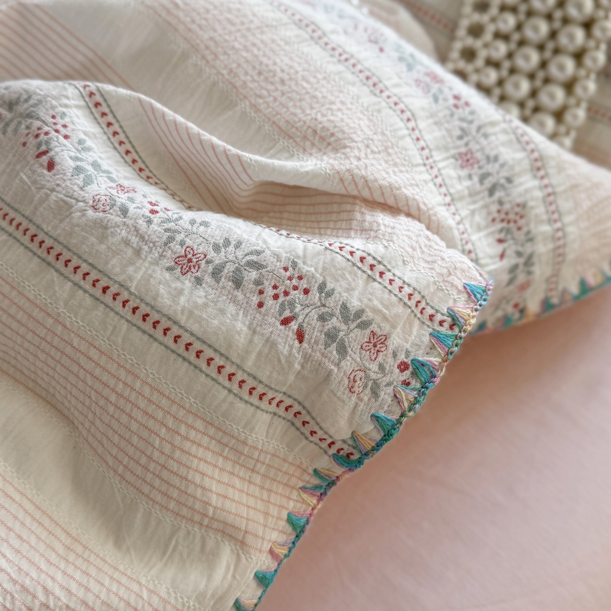 91家纺网 家纺一手货源 找家纺 觅糖家纺 2025新款色织提花水洗棉贝壳边三角针四件套 芳菲