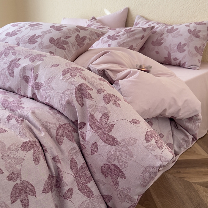 91家纺网 家纺一手货源 找家纺 琪格格纺织 2025新款全棉A类色织三层纱提花四件套 三层纱 枫韵-紫