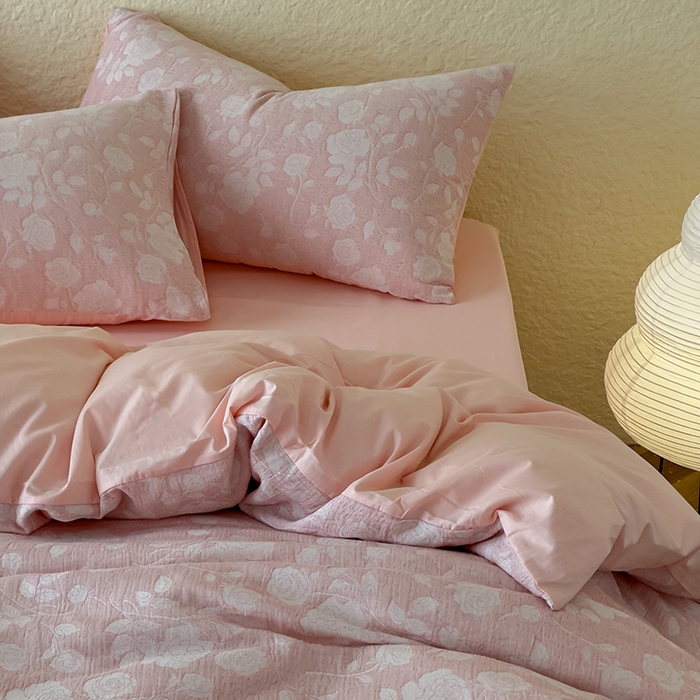 91家纺网 家纺一手货源 找家纺 琪格格纺织 2025新款全棉A类色织三层纱提花四件套 三层纱 莫奈花园-粉