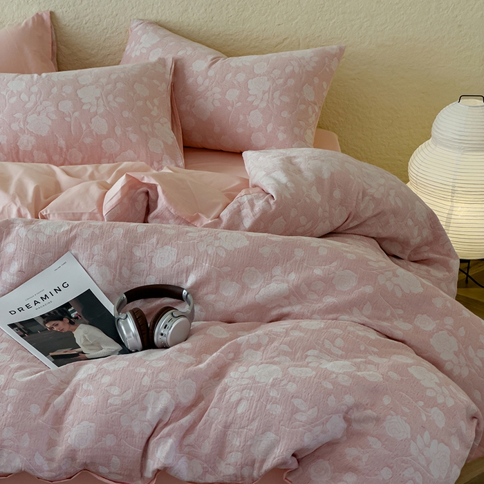 91家纺网 家纺一手货源 找家纺 琪格格纺织 2025新款全棉A类色织三层纱提花四件套 三层纱 莫奈花园-粉