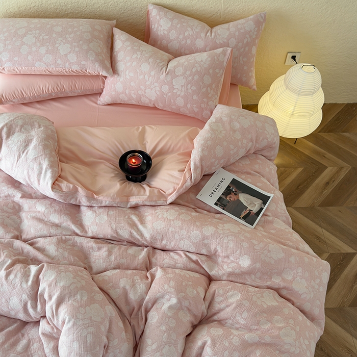 91家纺网 家纺一手货源 找家纺 琪格格纺织 2025新款全棉A类色织三层纱提花四件套 三层纱 莫奈花园-粉