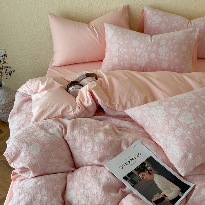 91家纺网 家纺一手货源 找家纺 琪格格纺织 2025新款全棉A类色织三层纱提花四件套 三层纱 莫奈花园-粉