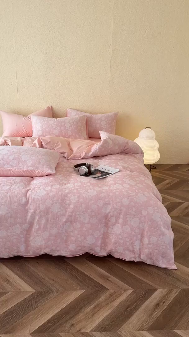 91家纺网 家纺一手货源 找家纺 琪格格纺织 2025新款全棉A类色织三层纱提花四件套 三层纱 莫奈花园-粉