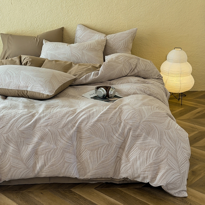 91家纺网 家纺一手货源 找家纺 琪格格纺织 2025新款全棉A类色织三层纱提花四件套 三层纱 叶舞