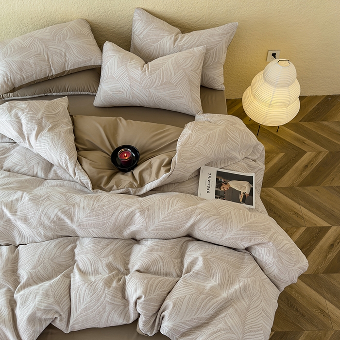 91家纺网 家纺一手货源 找家纺 琪格格纺织 2025新款全棉A类色织三层纱提花四件套 三层纱 叶舞