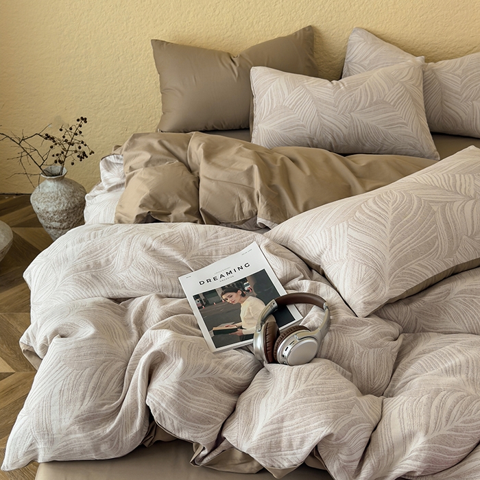 91家纺网 家纺一手货源 找家纺 琪格格纺织 2025新款全棉A类色织三层纱提花四件套 三层纱 叶舞