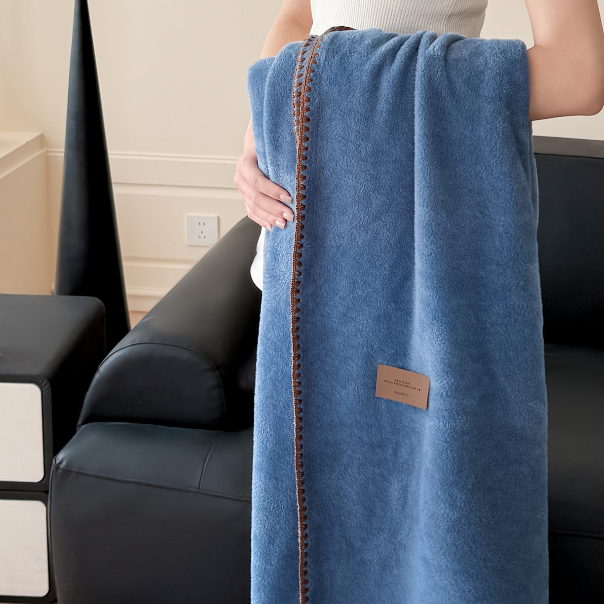 91家纺网 家纺一手货源 找家纺 格真 2025新款高克重双面仿羊绒多功能毯毛毯盖毯沙发毯午睡毯披肩毯-系列二 蓝宝石