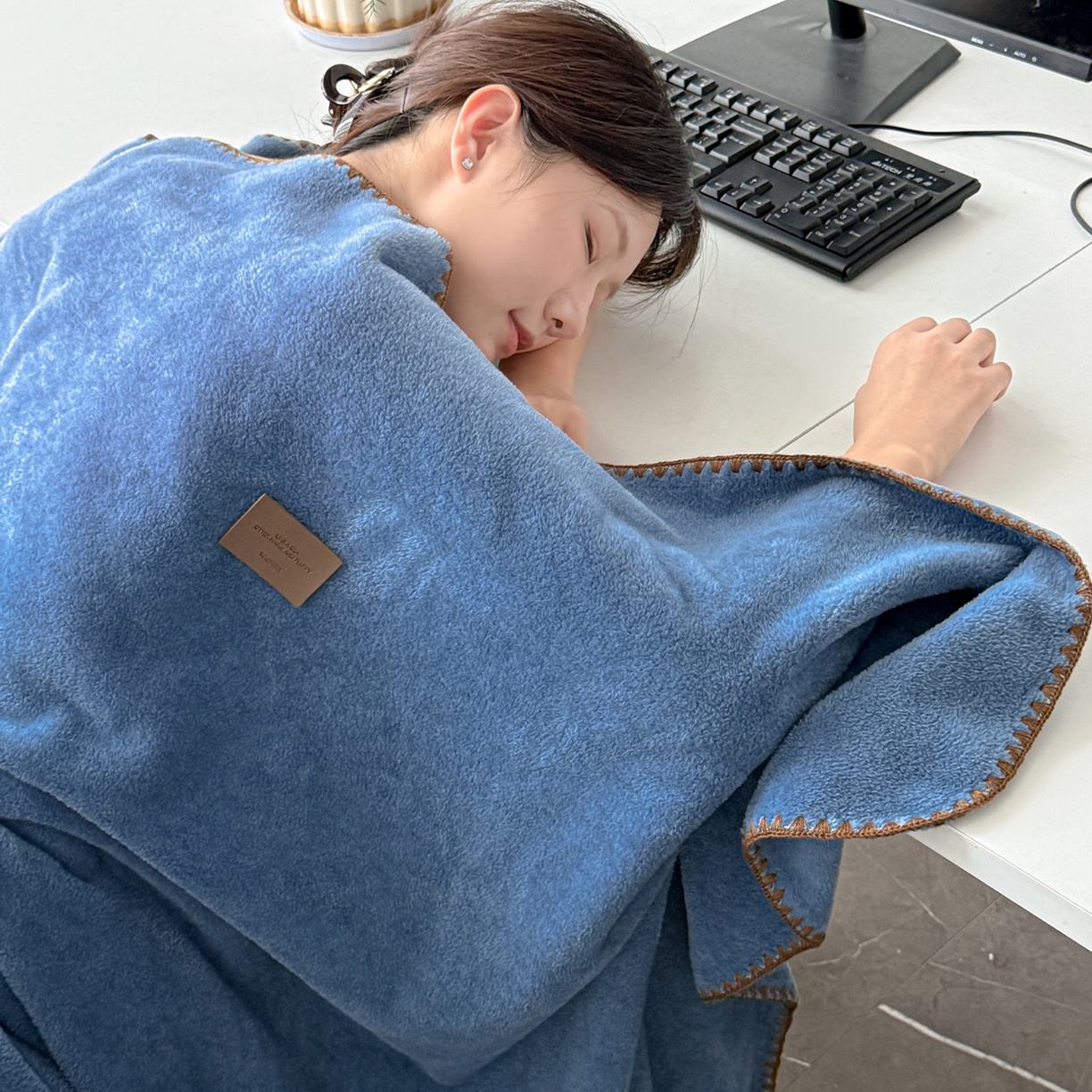 91家纺网 家纺一手货源 找家纺 格真 2025新款高克重双面仿羊绒多功能毯毛毯盖毯沙发毯午睡毯披肩毯-系列二 蓝宝石