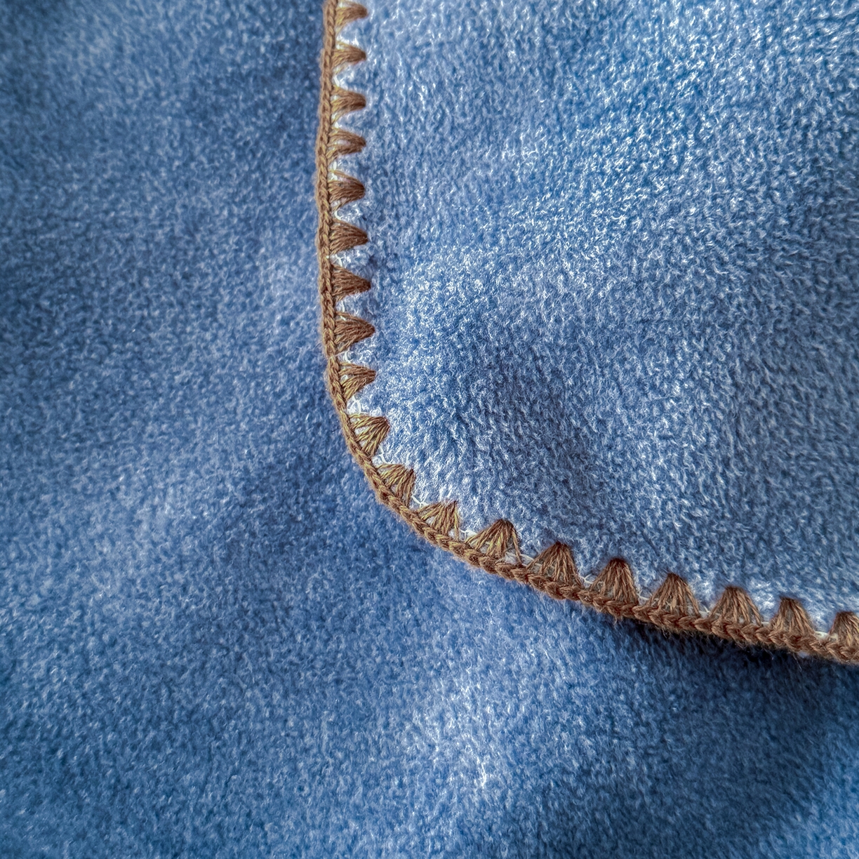 91家纺网 家纺一手货源 找家纺 格真 2025新款高克重双面仿羊绒多功能毯毛毯盖毯沙发毯午睡毯披肩毯-系列二 蓝宝石