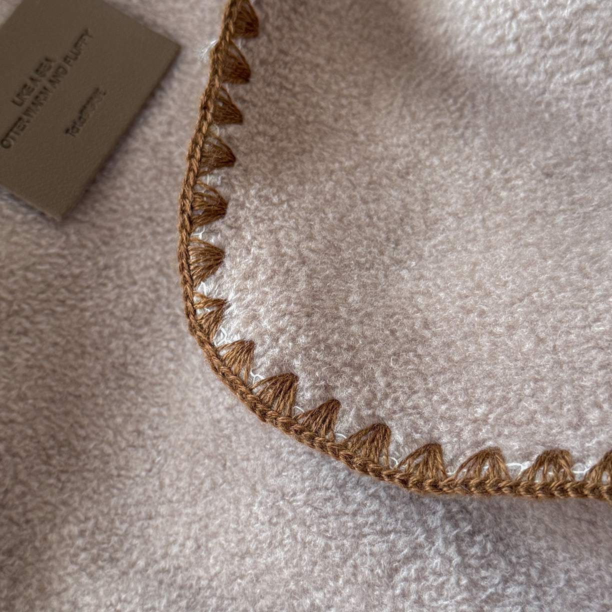 91家纺网 家纺一手货源 找家纺 格真 2025新款高克重双面仿羊绒多功能毯毛毯盖毯沙发毯午睡毯披肩毯-系列二 美拉德