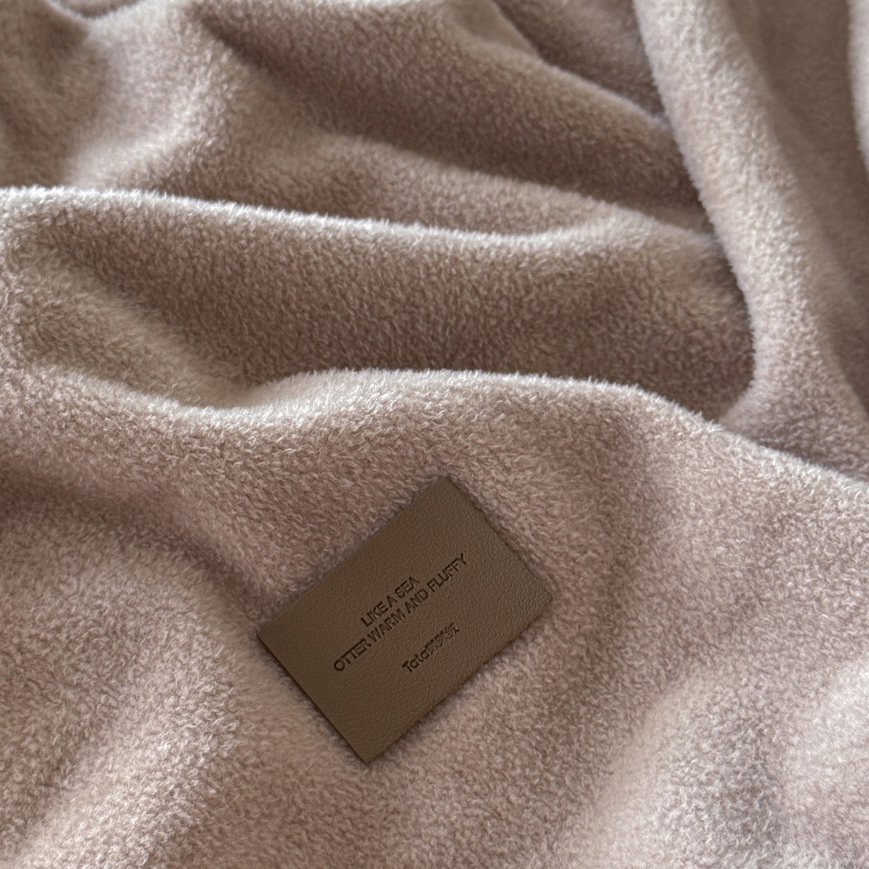 91家纺网 家纺一手货源 找家纺 格真 2025新款高克重双面仿羊绒多功能毯毛毯盖毯沙发毯午睡毯披肩毯-系列二 美拉德