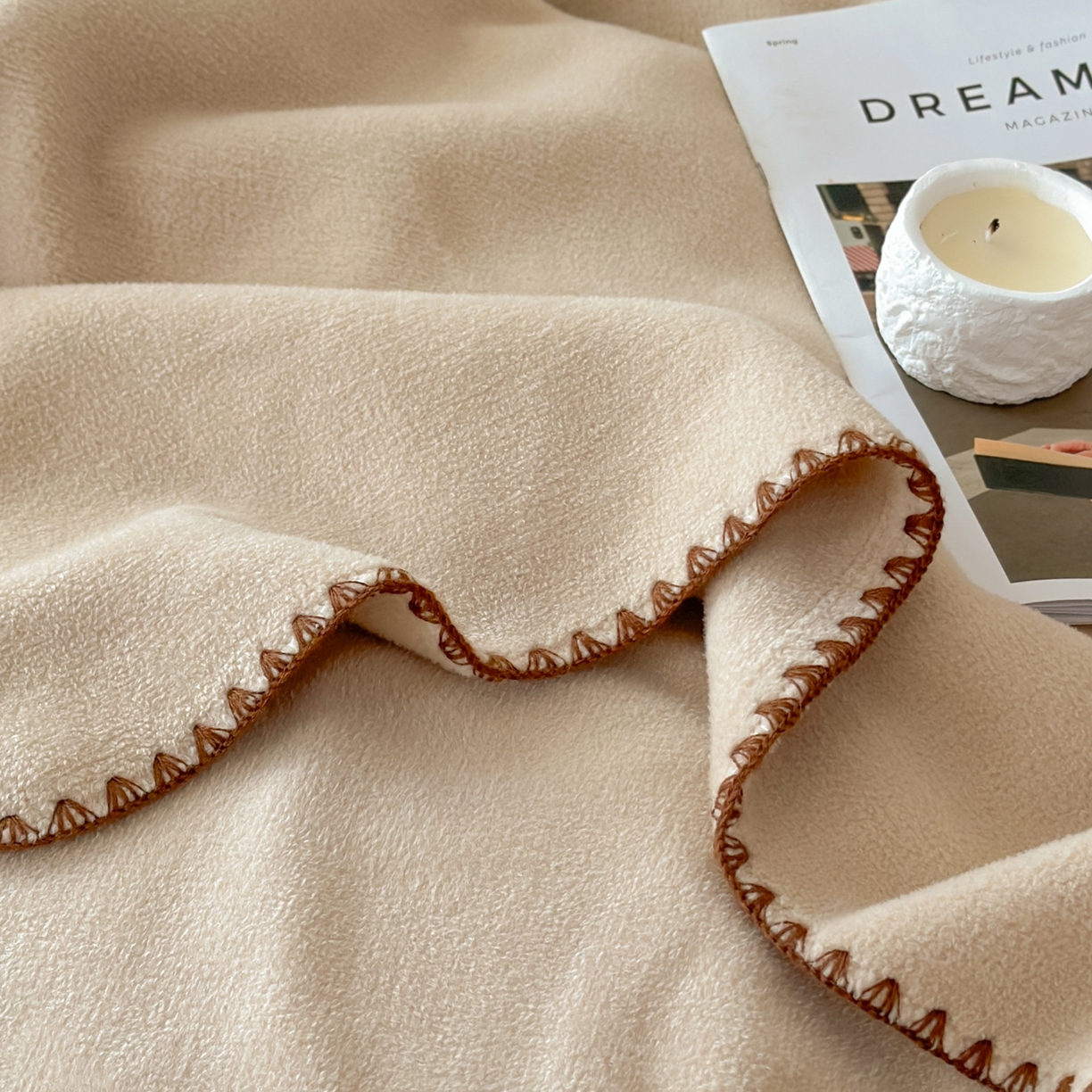 91家纺网 家纺一手货源 找家纺 格真 2025新款高克重双面仿羊绒多功能毯毛毯盖毯沙发毯午睡毯披肩毯-系列二 摩卡