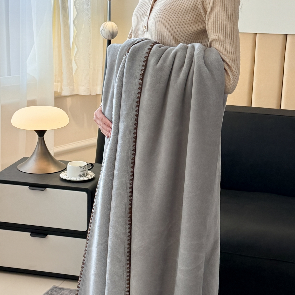 91家纺网 家纺一手货源 找家纺 格真 2025新款高克重双面仿羊绒多功能毯毛毯盖毯沙发毯午睡毯披肩毯-系列二 气质灰
