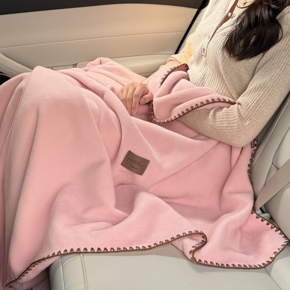 91家纺网 家纺一手货源 找家纺 格真 2025新款高克重双面仿羊绒多功能毯毛毯盖毯沙发毯午睡毯披肩毯-系列二 浅粉