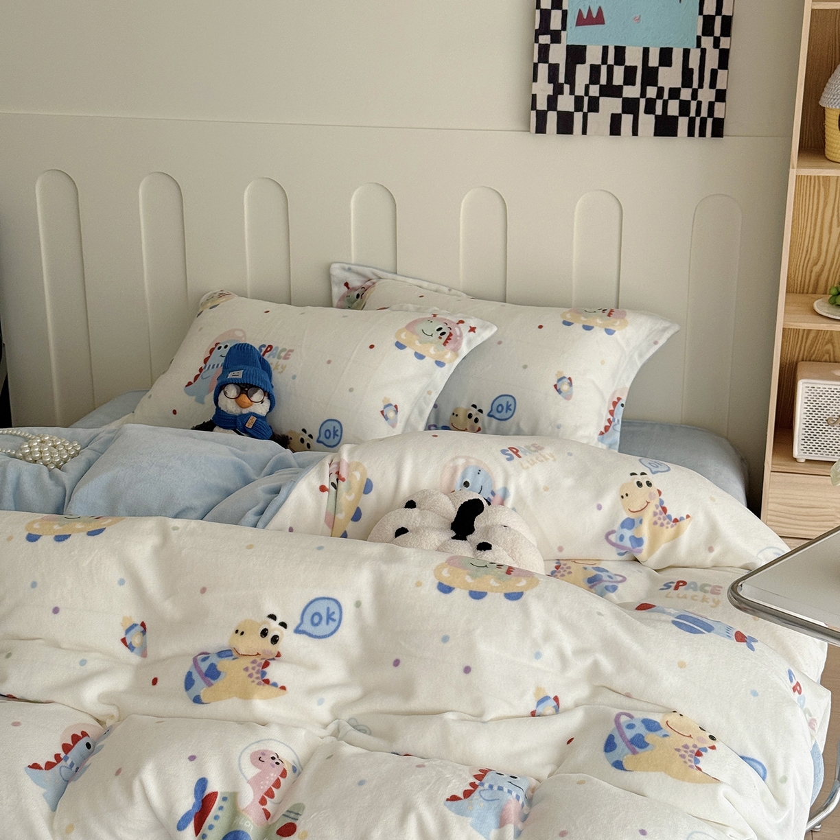 91家纺网 家纺一手货源 找家纺 于果 2025新款牛奶绒印花四件套 恐龙星球