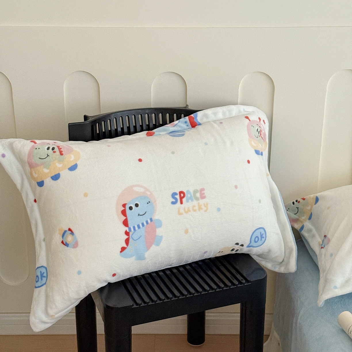 91家纺网 家纺一手货源 找家纺 于果 2025新款牛奶绒印花四件套 恐龙星球