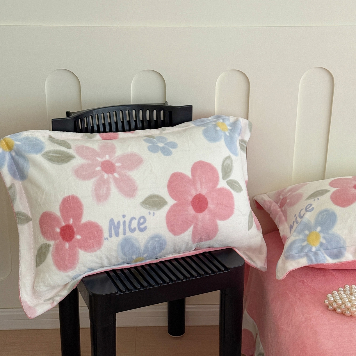 91家纺网 家纺一手货源 找家纺 于果 2025新款牛奶绒印花四件套 快乐花园