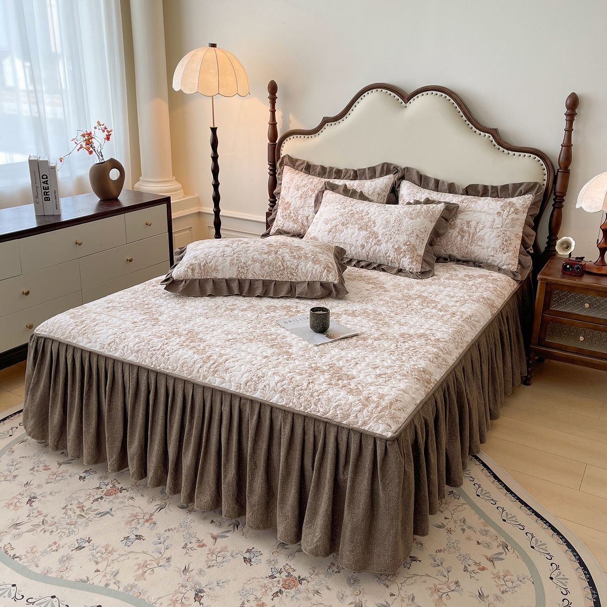 91家纺网 家纺一手货源 找家纺 笠裙家纺 2025新款加厚云感水洗棉印花夹棉床裙床罩 茶巷