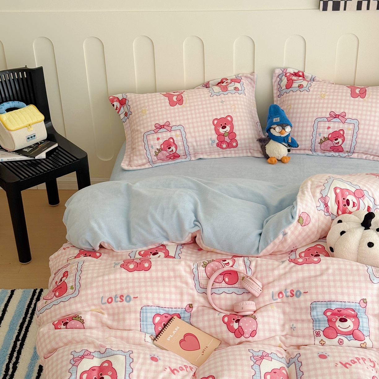 91家纺网 家纺一手货源 找家纺 于果 2025新款牛奶绒印花四件套 快乐回忆