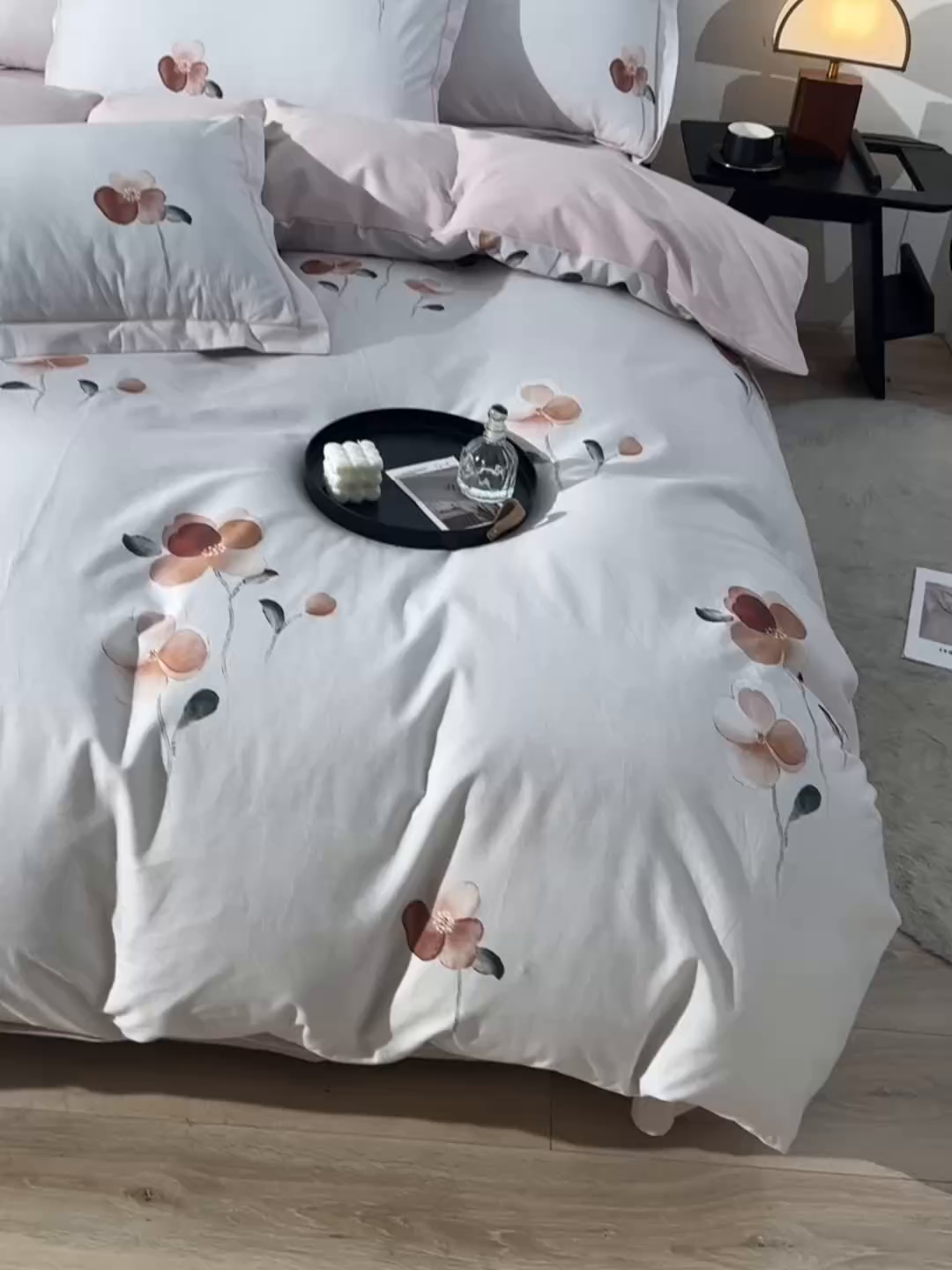 91家纺网 家纺一手货源 找家纺 金昱纺 2025新款法式加厚全棉纯棉磨毛四件套花香雨-粉