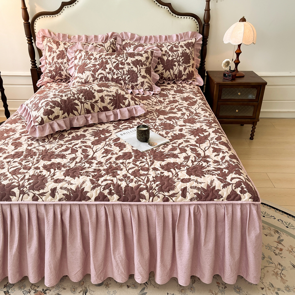 91家纺网 家纺一手货源 找家纺 笠裙家纺 2025新款加厚云感水洗棉印花夹棉床裙床罩 扶桑花