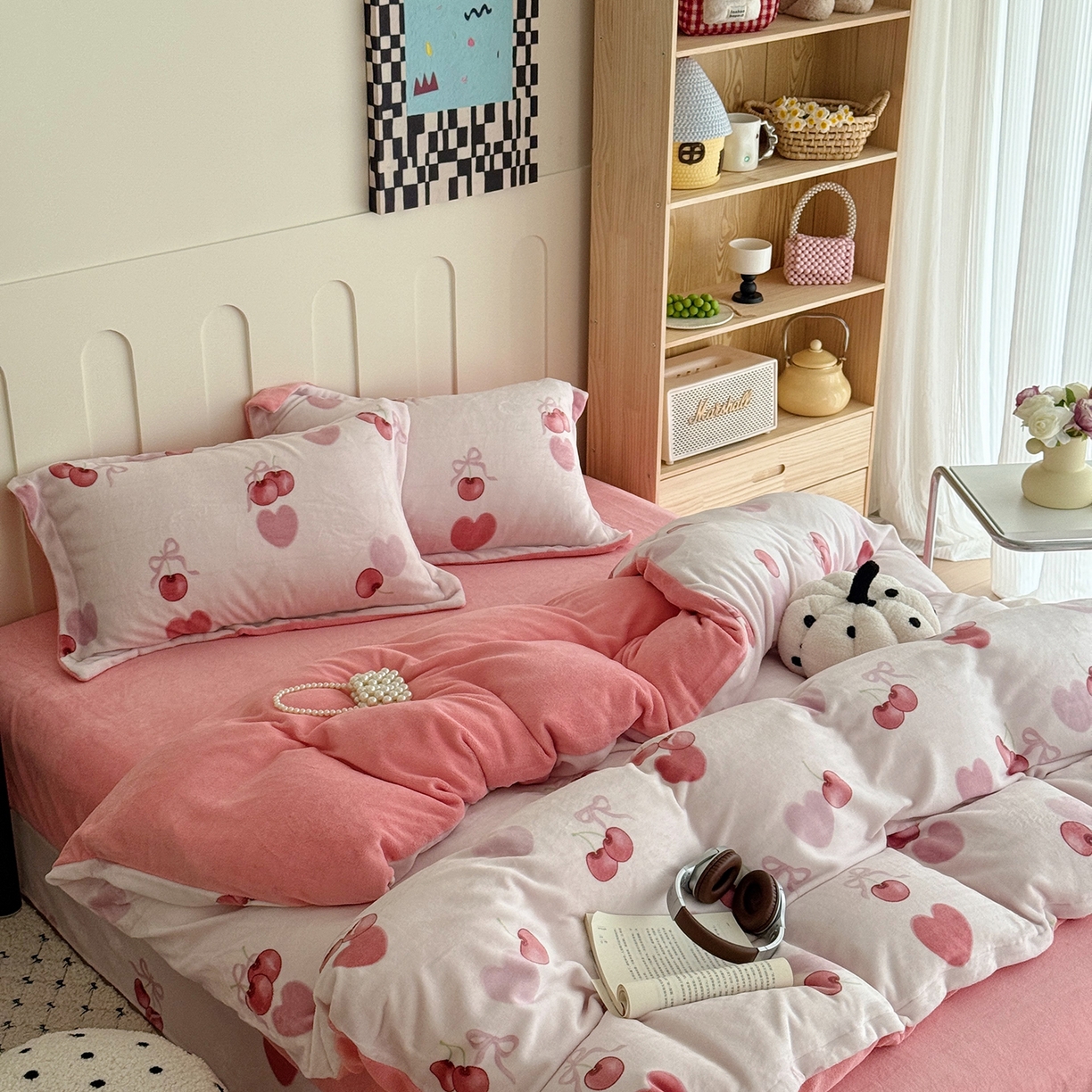 91家纺网 家纺一手货源 找家纺 于果 2025新款牛奶绒印花四件套 浪漫樱桃