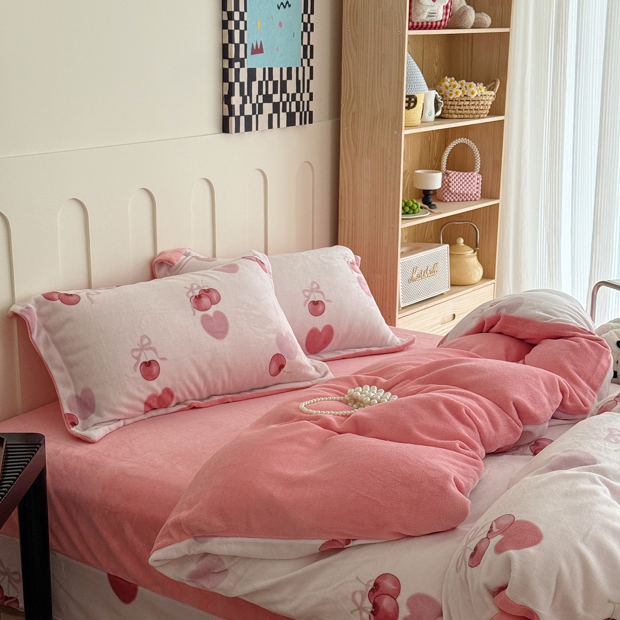 91家纺网 家纺一手货源 找家纺 于果 2025新款牛奶绒印花四件套 浪漫樱桃