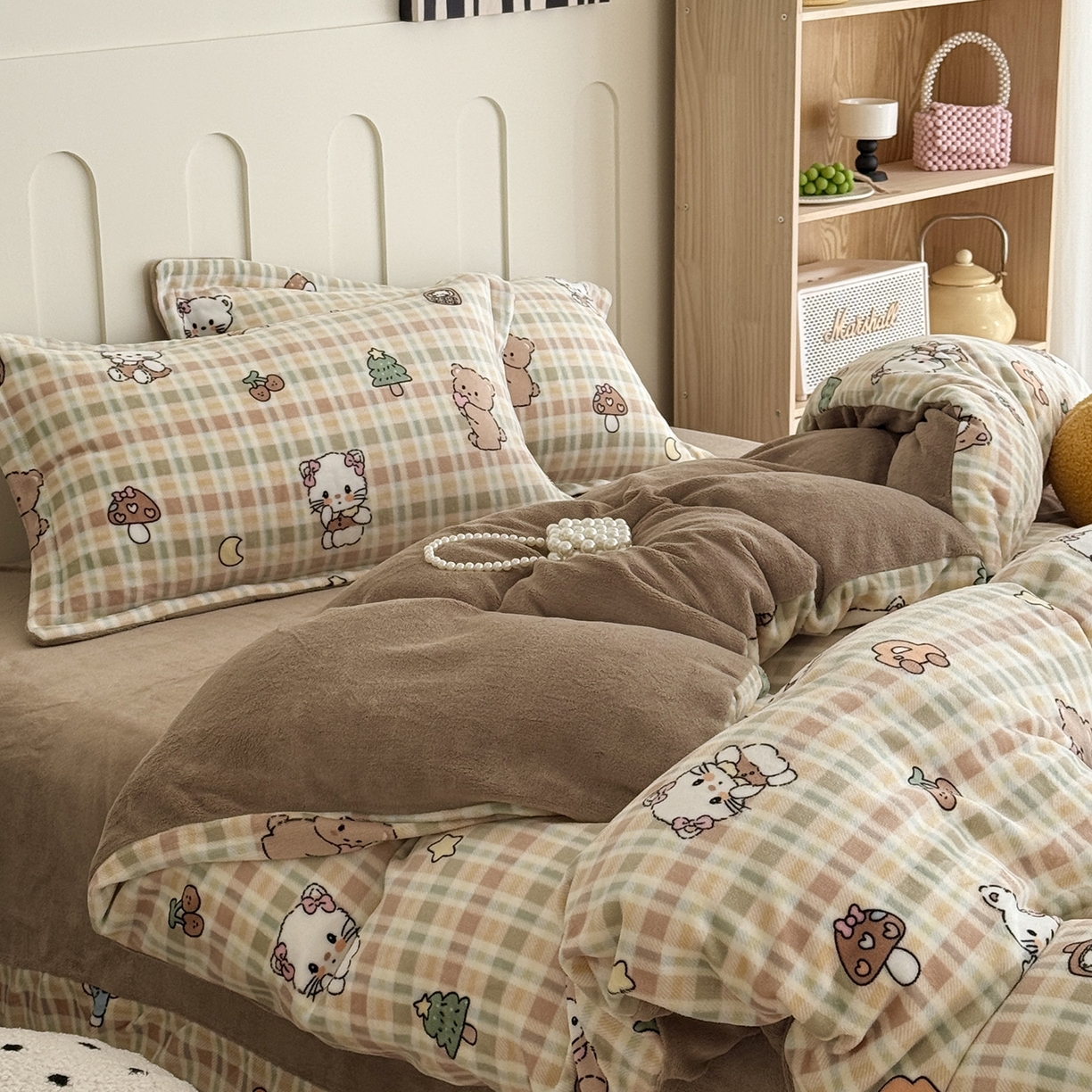 91家纺网 家纺一手货源 找家纺 于果 2025新款牛奶绒印花四件套 萌宠乐动