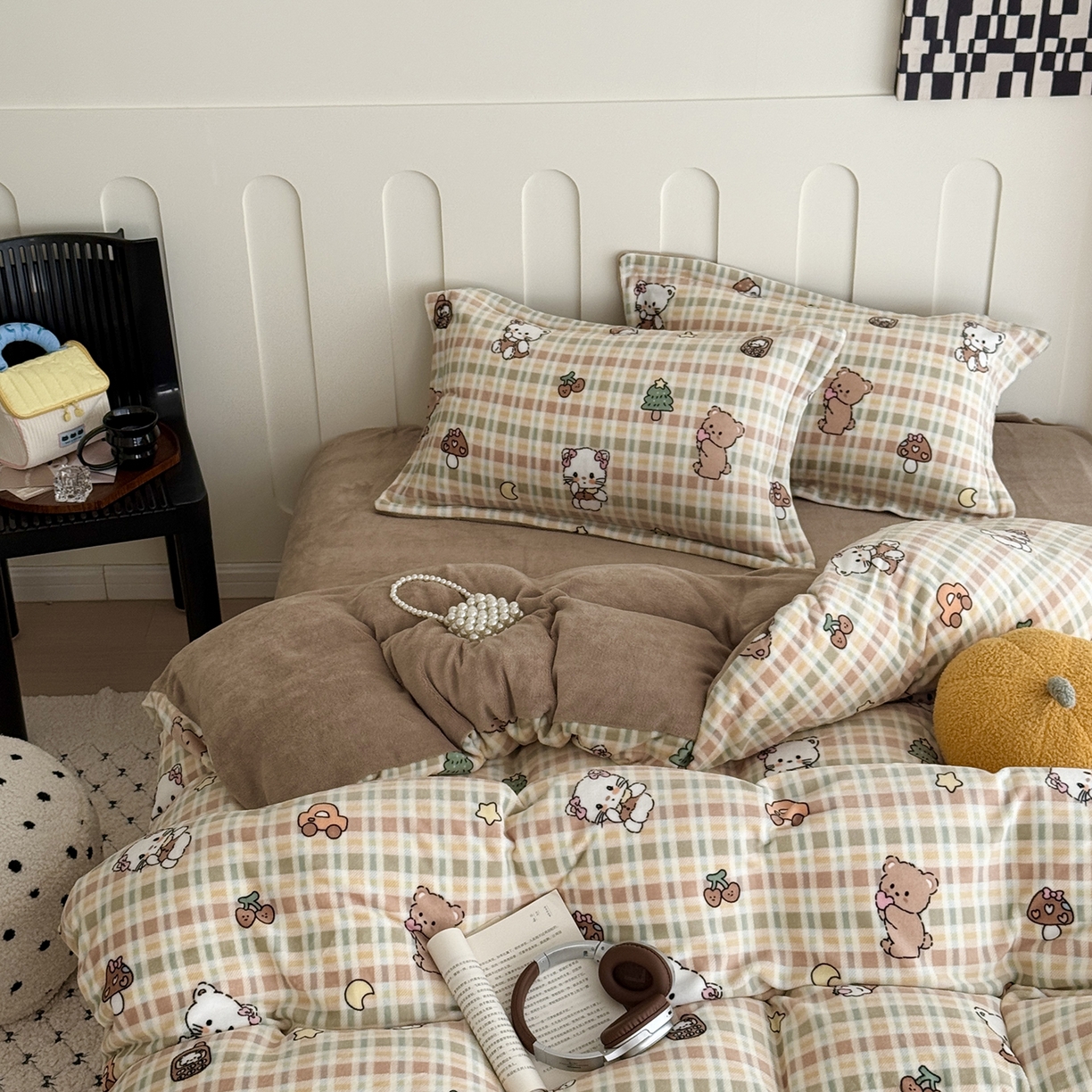 91家纺网 家纺一手货源 找家纺 于果 2025新款牛奶绒印花四件套 萌宠乐动