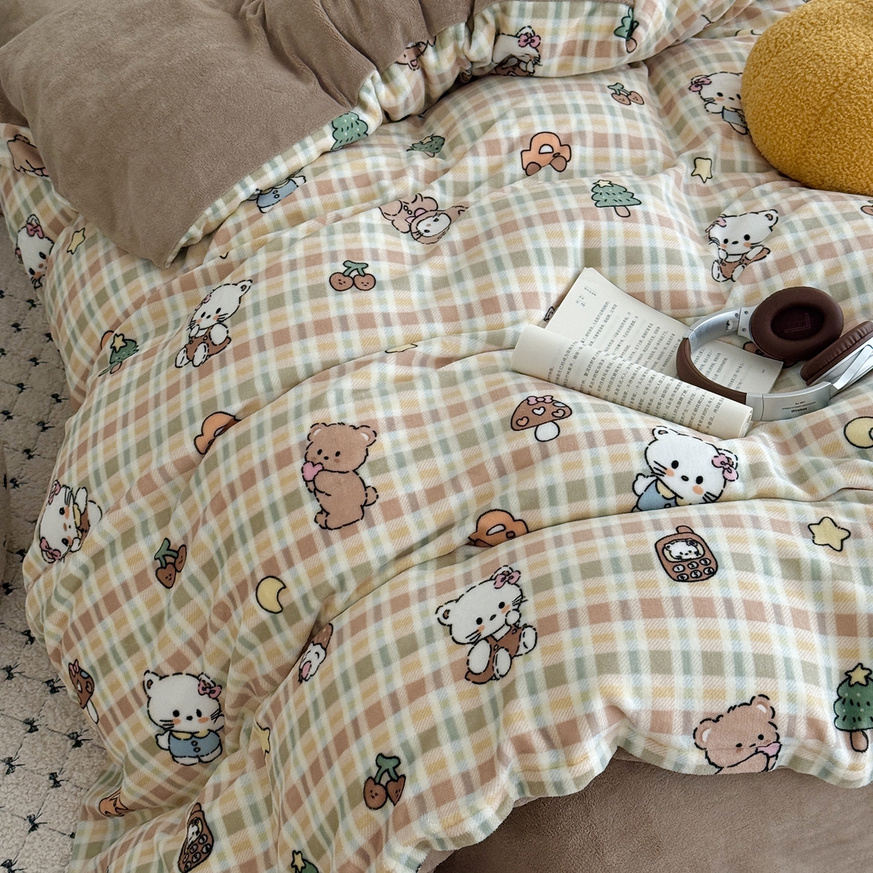 91家纺网 家纺一手货源 找家纺 于果 2025新款牛奶绒印花四件套 萌宠乐动