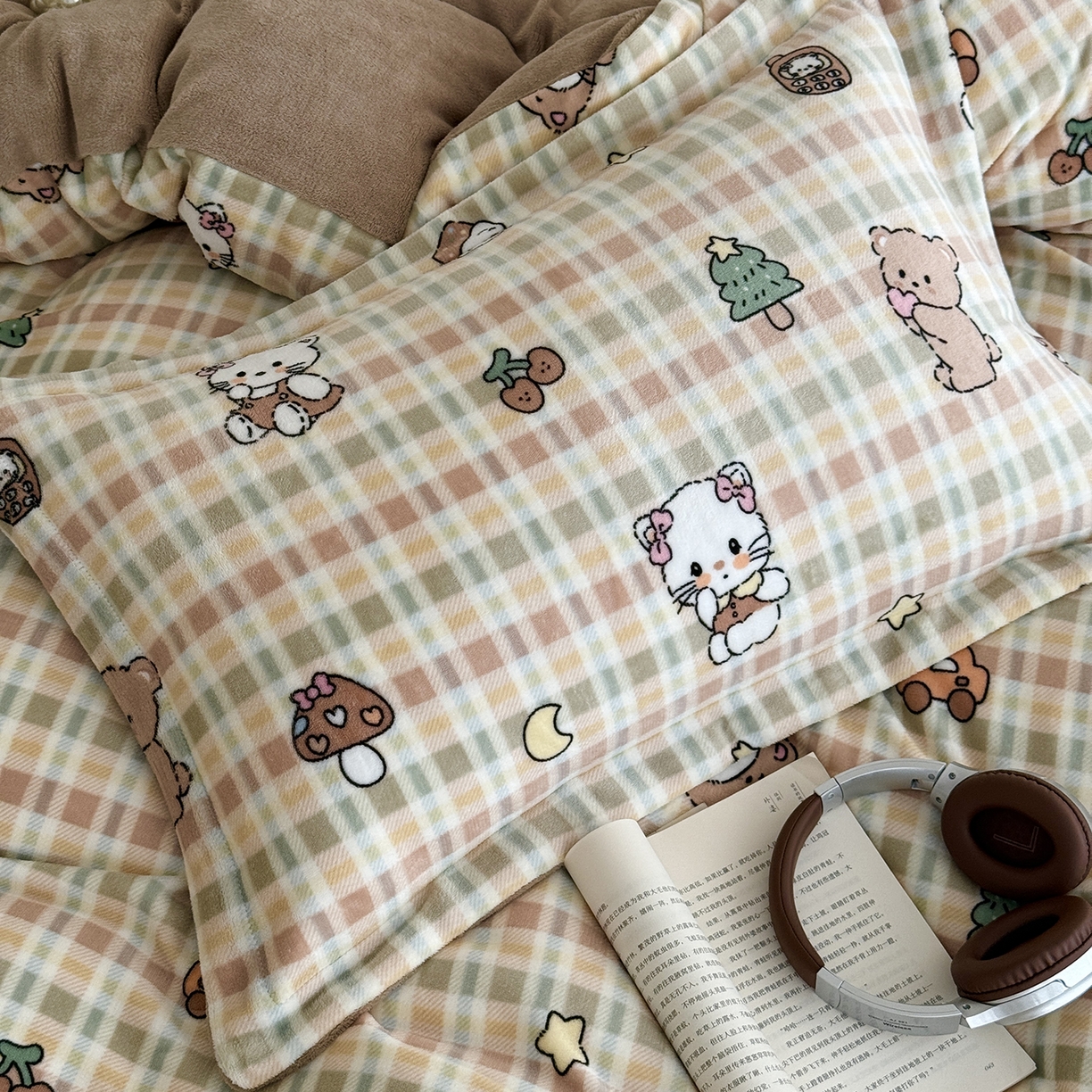 91家纺网 家纺一手货源 找家纺 于果 2025新款牛奶绒印花四件套 萌宠乐动