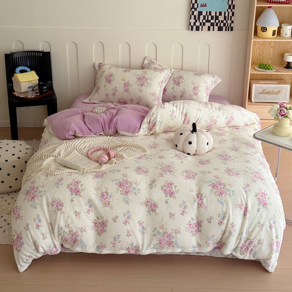 91家纺网 家纺一手货源 找家纺 于果 2025新款牛奶绒印花四件套 沐熙花