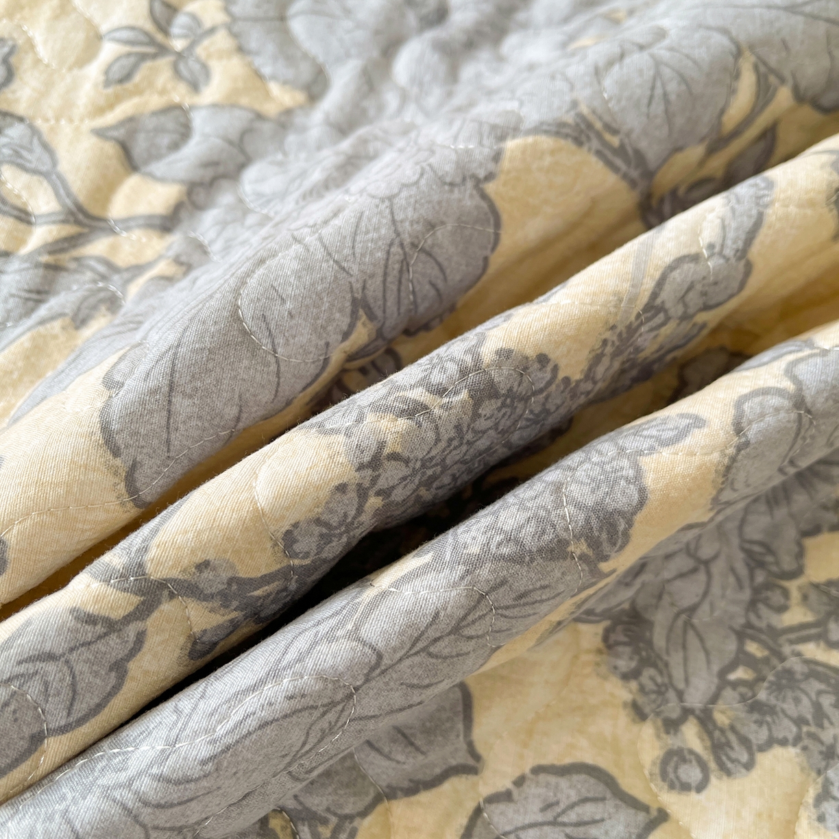 91家纺网 家纺一手货源 找家纺 笠裙家纺 2025新款加厚云感水洗棉印花夹棉床裙床罩 兰亭序