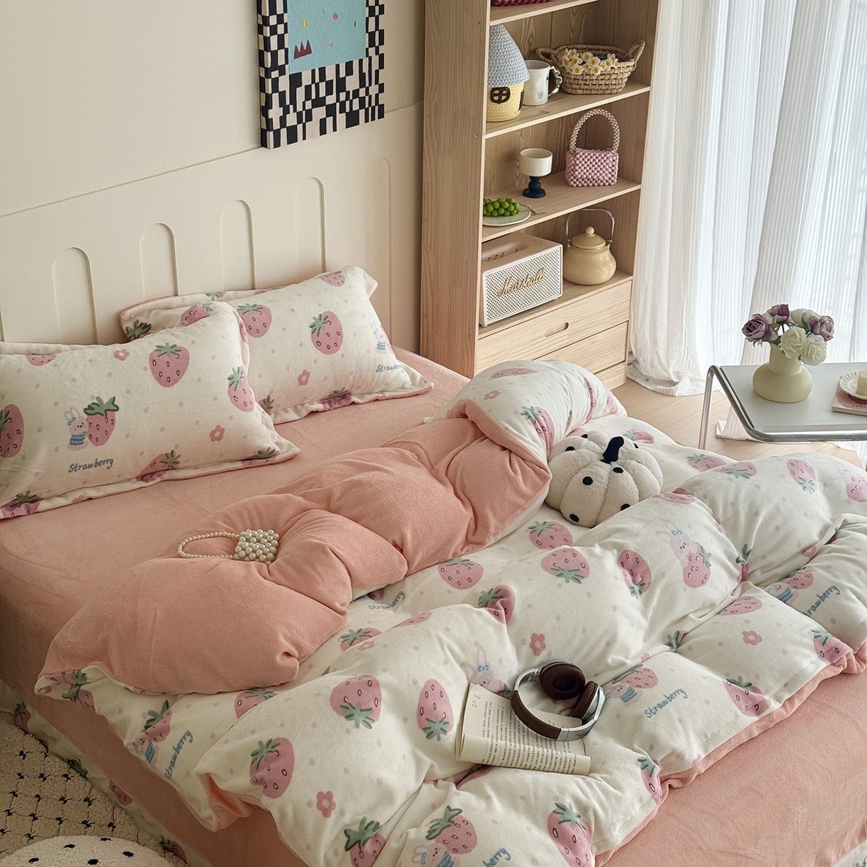 91家纺网 家纺一手货源 找家纺 于果 2025新款牛奶绒印花四件套 奶油草莓