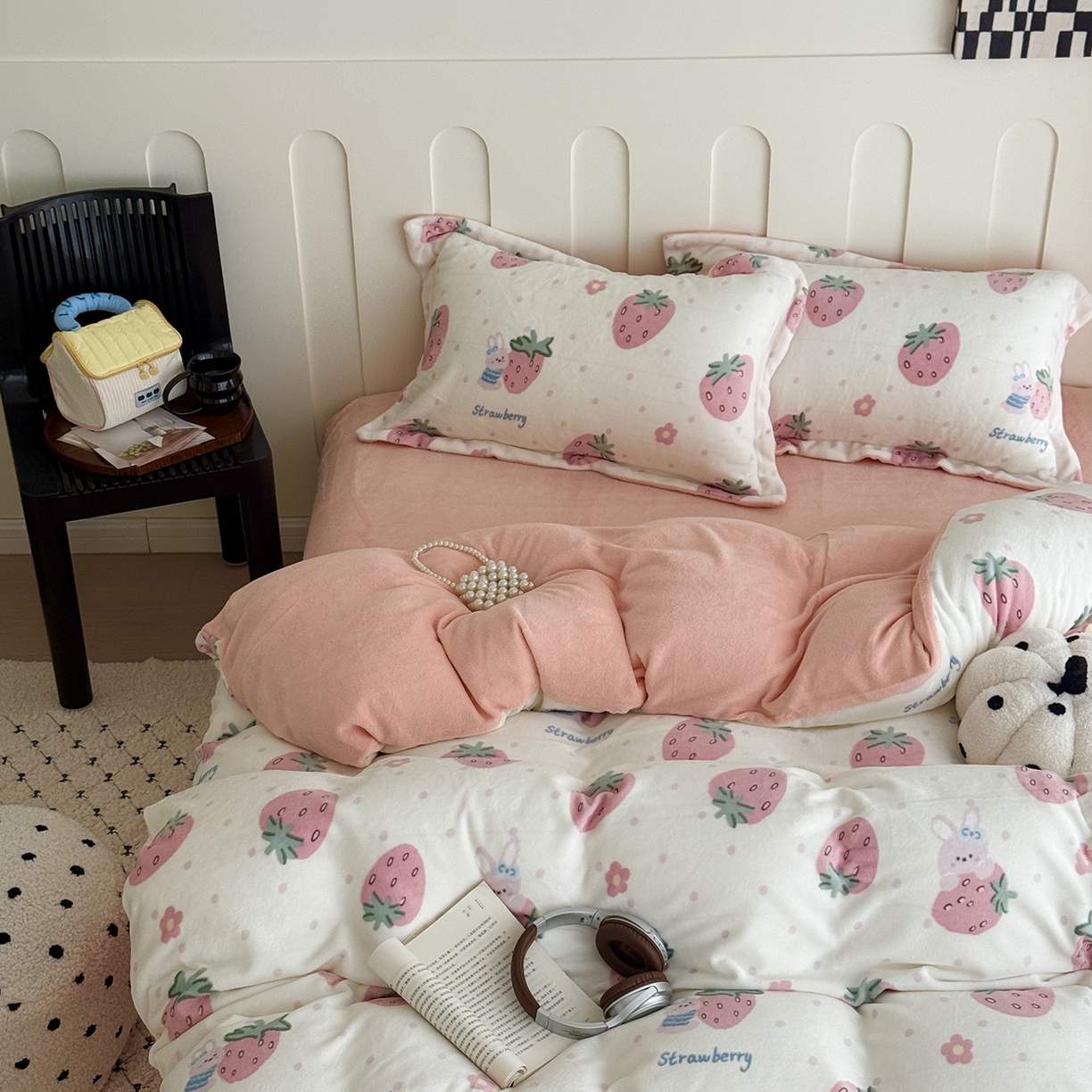 91家纺网 家纺一手货源 找家纺 于果 2025新款牛奶绒印花四件套 奶油草莓