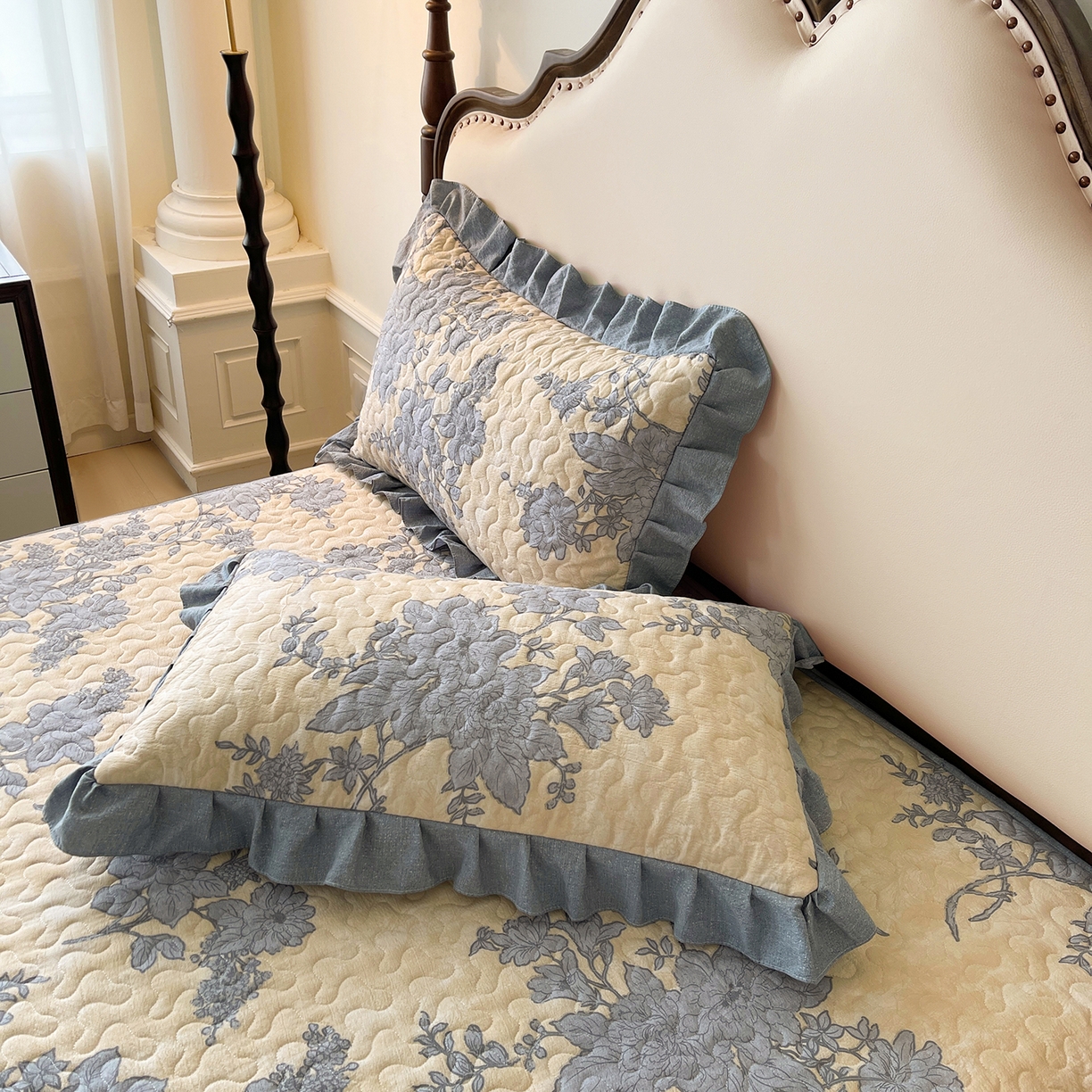 91家纺网 家纺一手货源 找家纺 笠裙家纺 2025新款加厚云感水洗棉印花夹棉床裙床罩 兰亭序