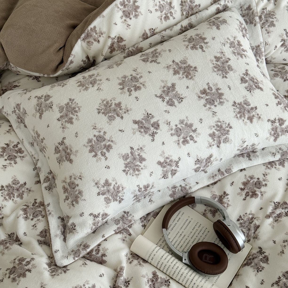 91家纺网 家纺一手货源 找家纺 于果 2025新款牛奶绒印花四件套 清新花梦