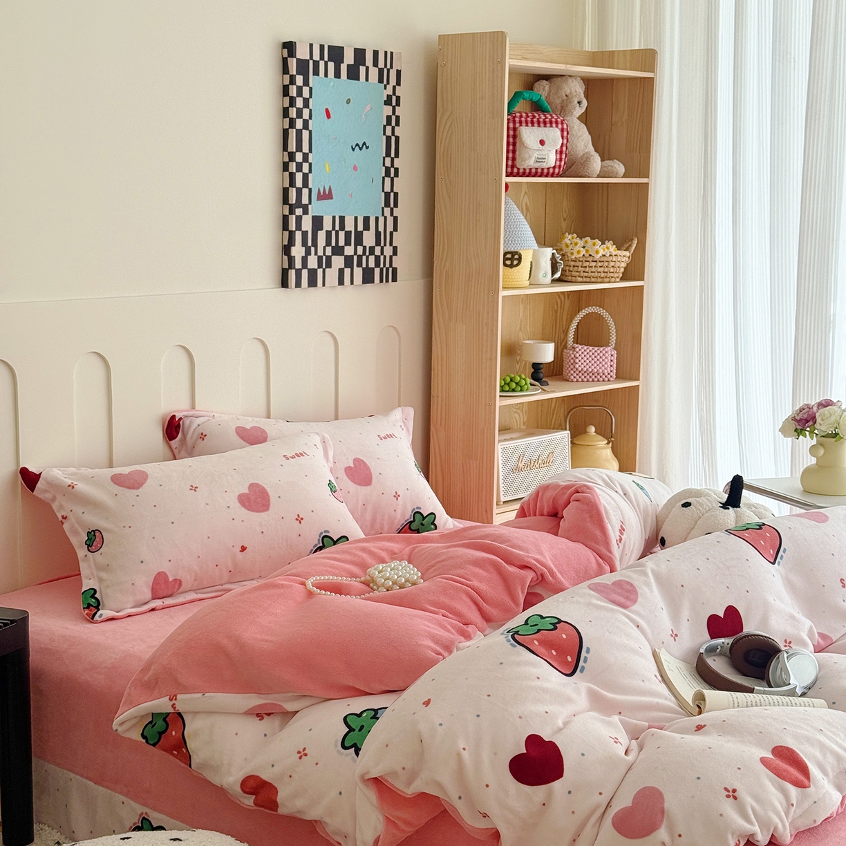 91家纺网 家纺一手货源 找家纺 于果 2025新款牛奶绒印花四件套 糖心草莓