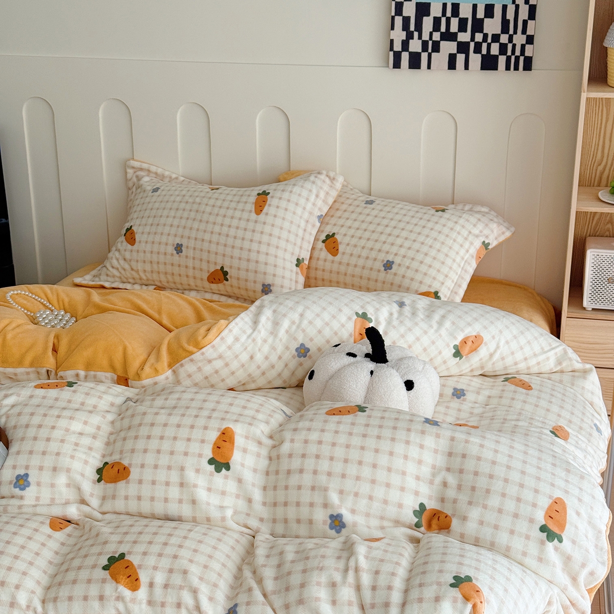 91家纺网 家纺一手货源 找家纺 于果 2025新款牛奶绒印花四件套 甜心萝卜