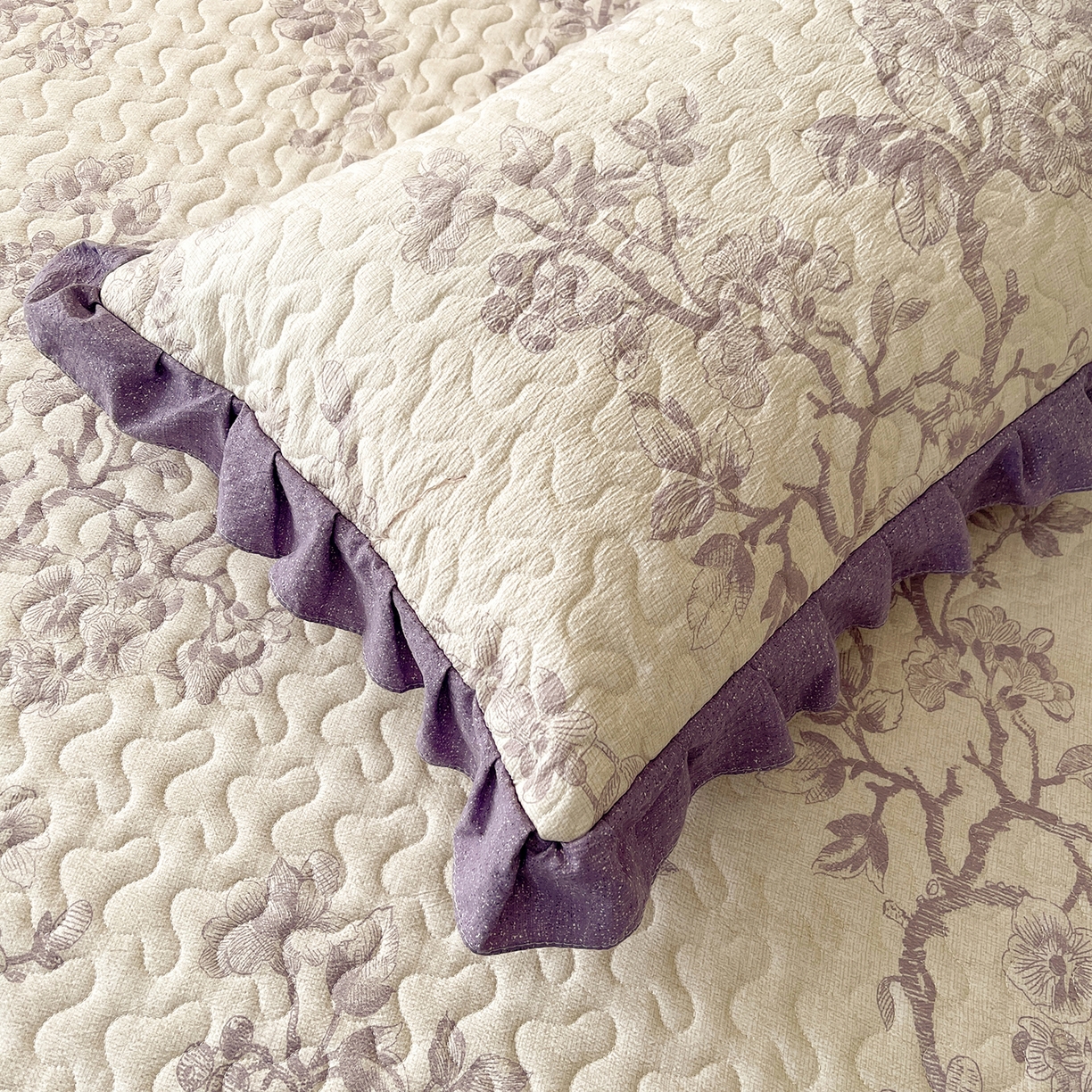 91家纺网 家纺一手货源 找家纺 笠裙家纺 2025新款加厚云感水洗棉印花夹棉床裙床罩 云黛紫