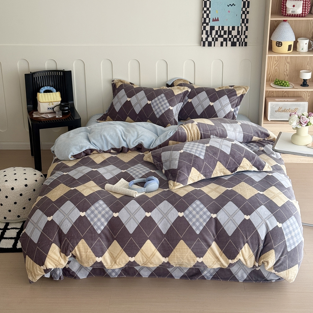 91家纺网 家纺一手货源 找家纺 于果 2025新款牛奶绒印花四件套 英俊风情