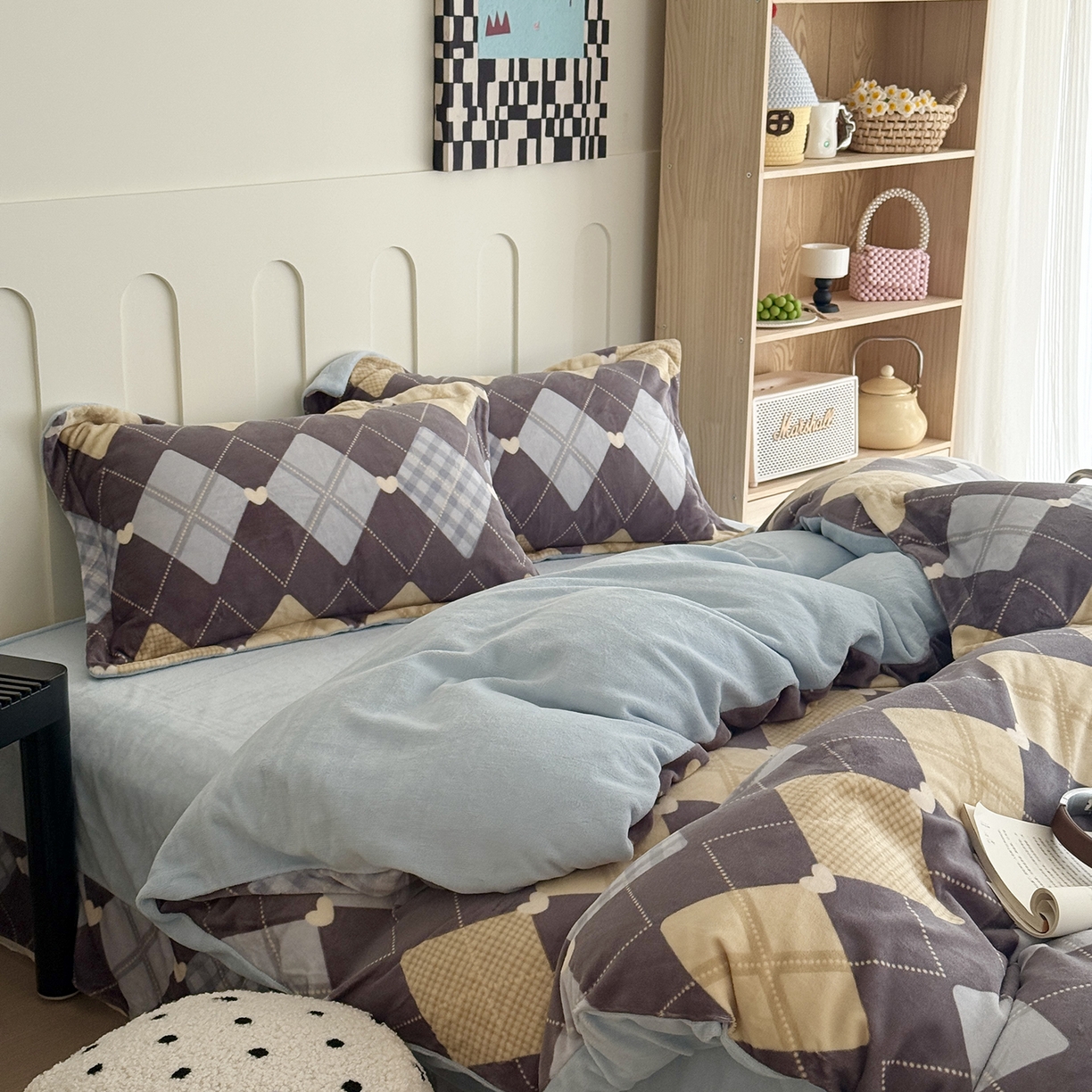 91家纺网 家纺一手货源 找家纺 于果 2025新款牛奶绒印花四件套 英俊风情