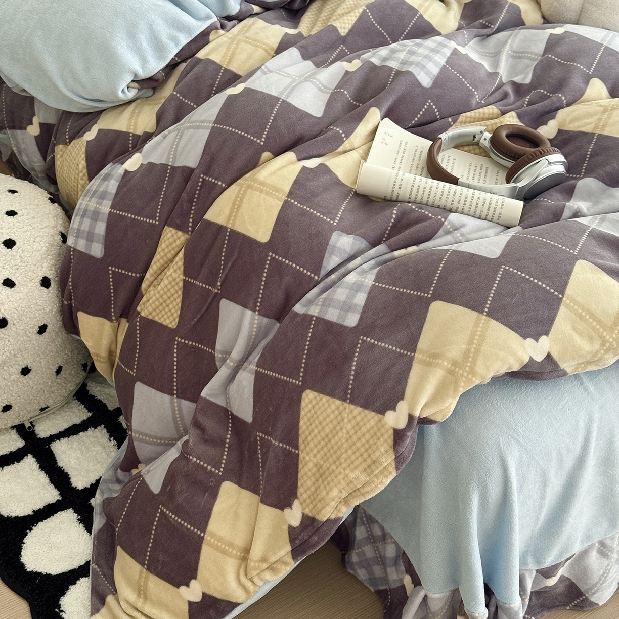 91家纺网 家纺一手货源 找家纺 于果 2025新款牛奶绒印花四件套 英俊风情