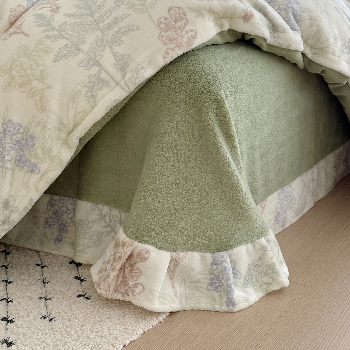 91家纺网 家纺一手货源 找家纺 于果 2025新款牛奶绒印花四件套 幽兰花谷