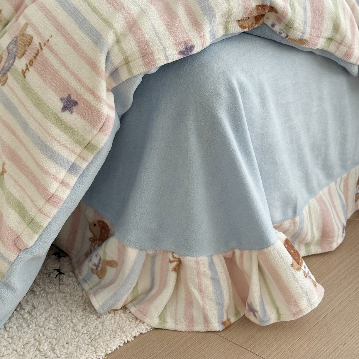 91家纺网 家纺一手货源 找家纺 于果 2025新款牛奶绒印花四件套 悦动萌宠