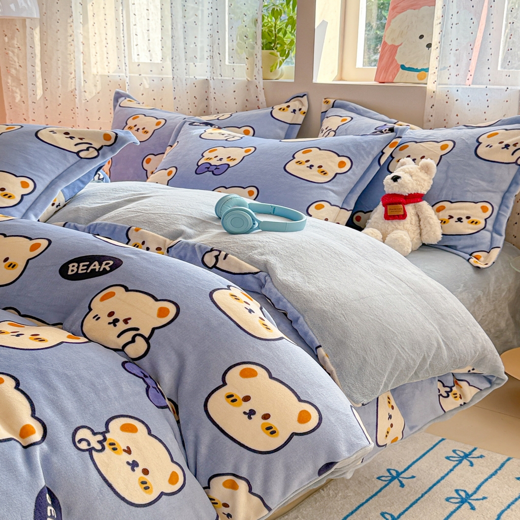 91家纺网 家纺一手货源 找家纺 慕尚家纺 2025新款田园花卉类印花牛奶绒高克重单被套 表情熊