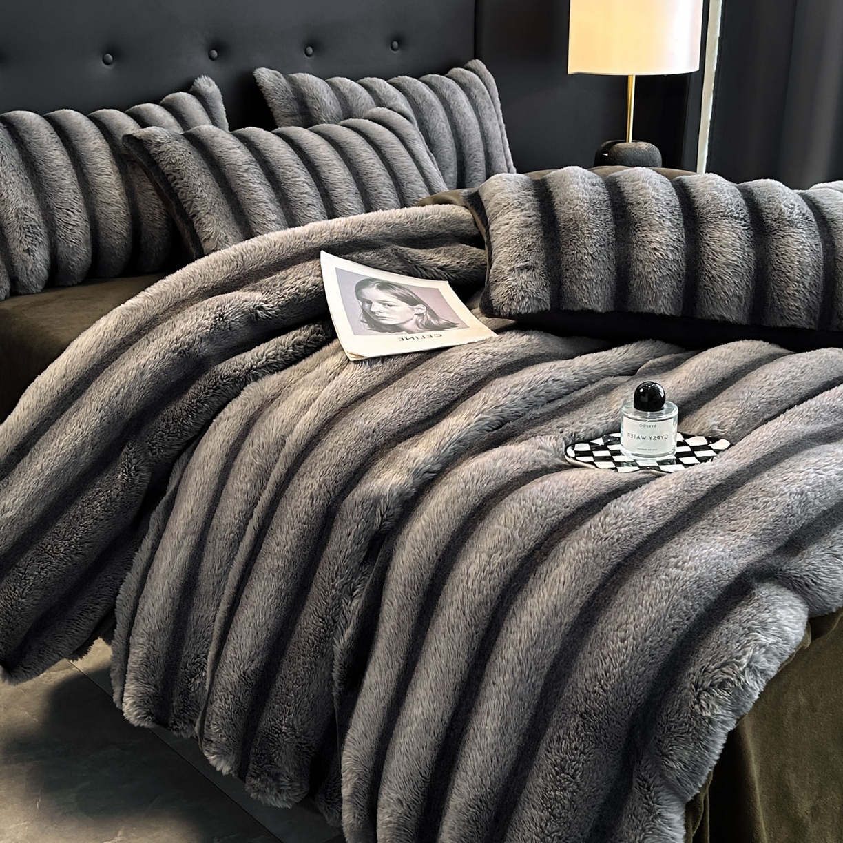 91家纺网 家纺一手货源 找家纺 （总）绒世界 2025新款条纹兔毛绒牛奶绒四件套