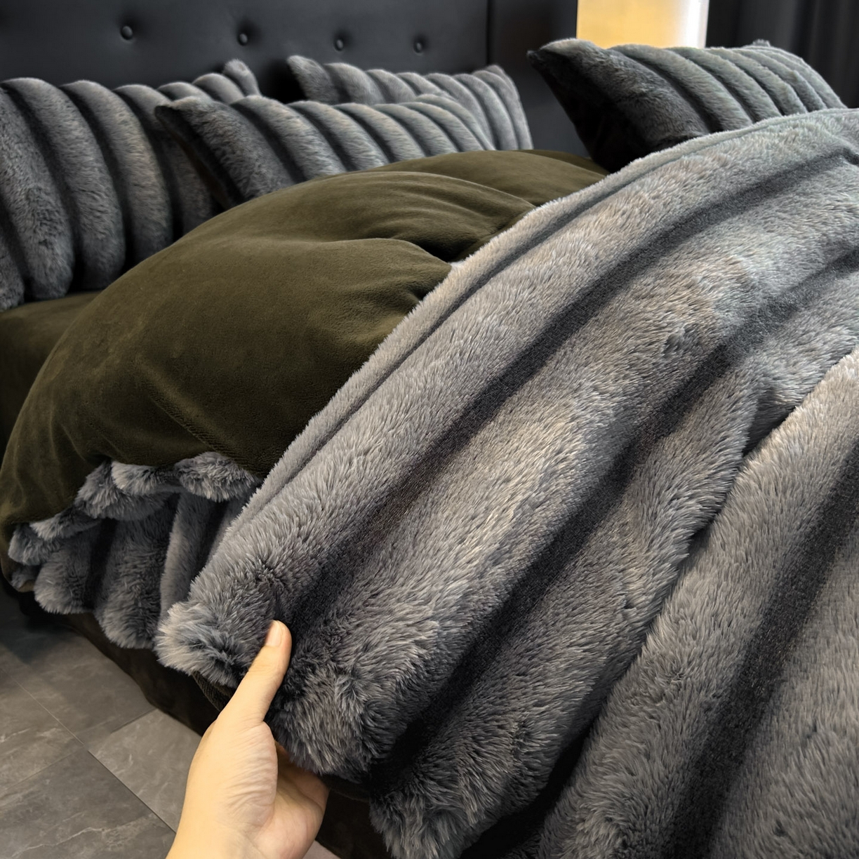 91家纺网 家纺一手货源 找家纺 （总）绒世界 2025新款条纹兔毛绒牛奶绒四件套